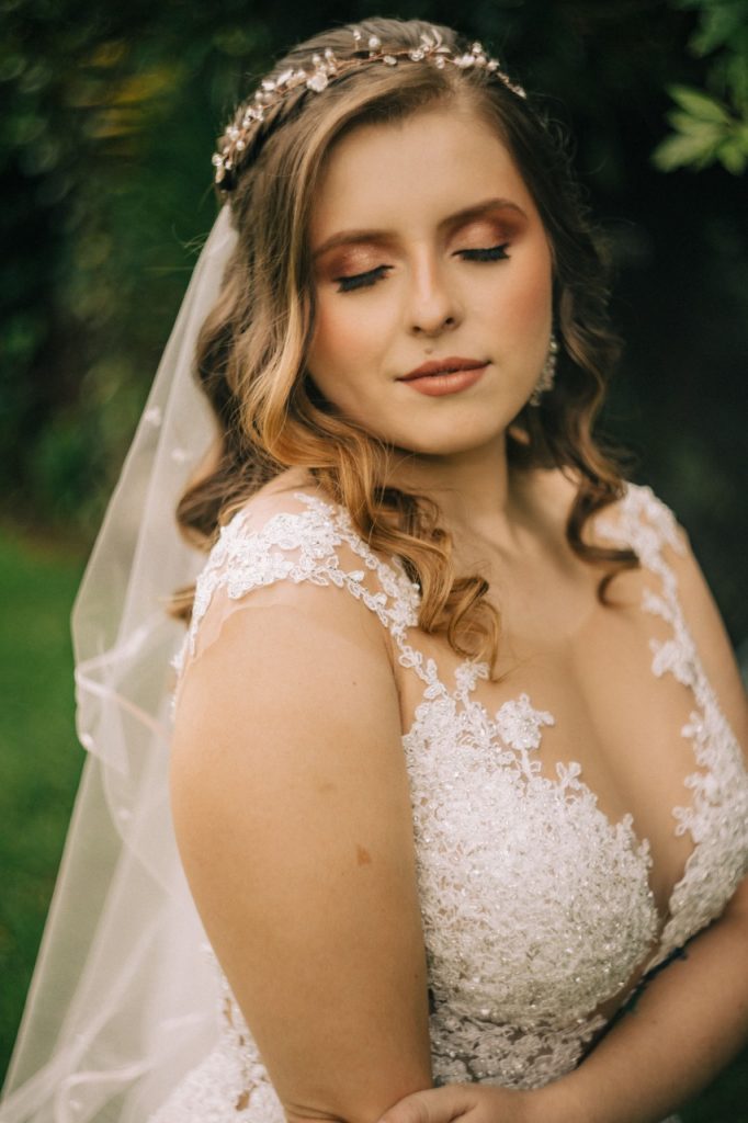 Maquillaje y peinado de novia